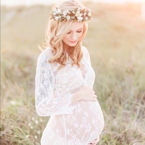 Lace maternity gown long sleeve